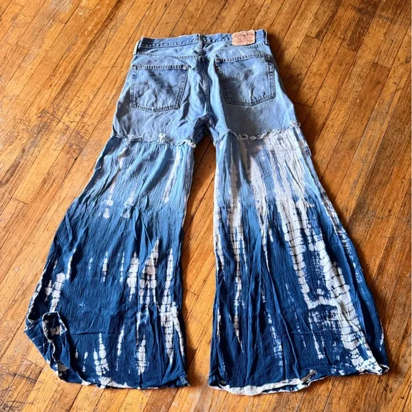 Upcycled Levi's Blue Tie-Dye Flare Jeans‎ - Picture 2 of 6